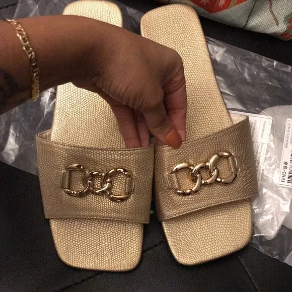 Gold Chain Embellished Slides - Picture 9 of 11